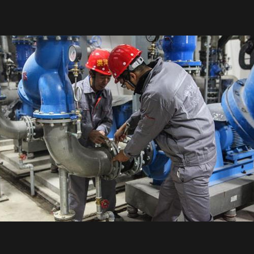 铜陵工厂设备维修现场